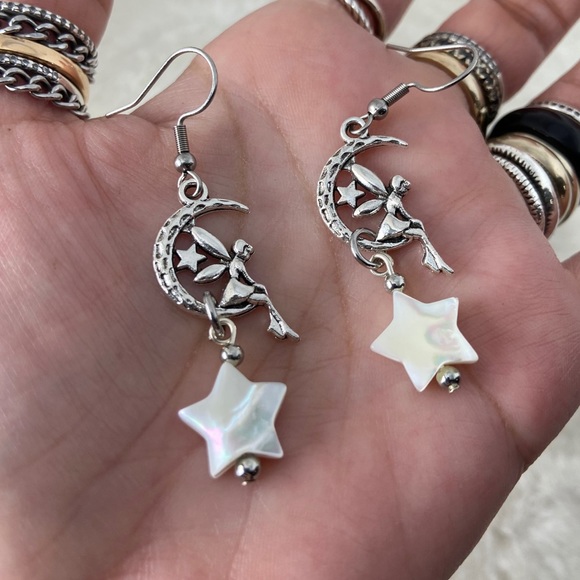 Mother of pearl stars moon fairy dangly earrings - Picture 4 of 13